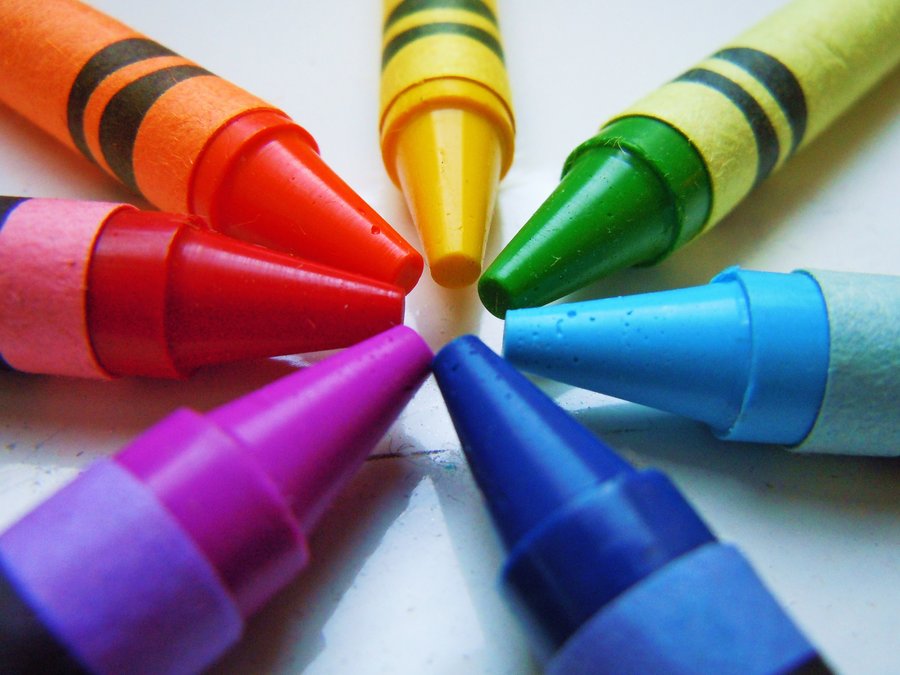 Free children’s crafts and Christmas colouring competition